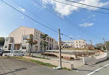 宗像市立中央中学校 2100ｍ(徒歩27分)