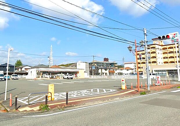 セブンイレブン飯塚片島店(約450m)