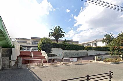 粕屋町立粕屋中学校 1930ｍ(徒歩23分)