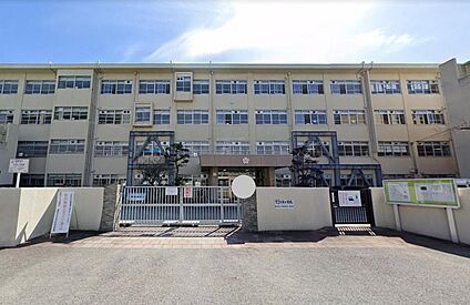 福岡市立三筑小学校 500ｍ(徒歩7分)