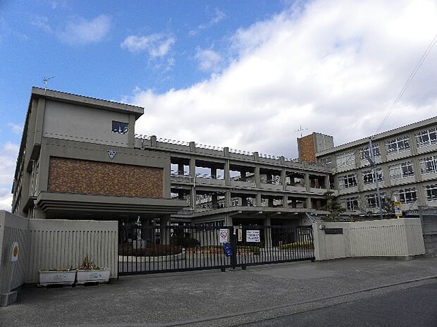 加古川市立加古川小学校(約1,220m)
