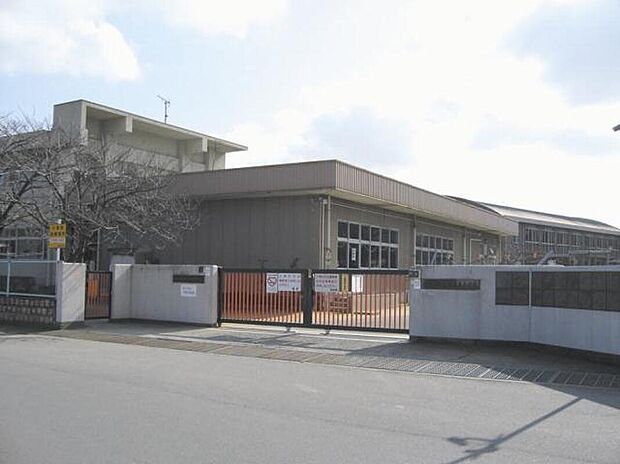 加古川市立平岡東小学校（約850m）