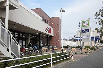 マルアイ本荘店 650ｍ