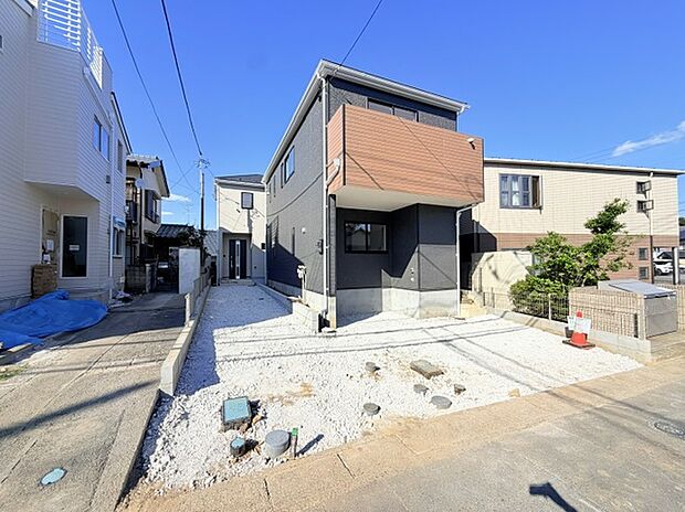 【現地外観】■外観、間取り、陽当たり、風通り、リビング、キッチン、駐車、スペース、眺望、街並み、周辺環境など、こちらの物件で毎日の暮らしに役立つポイント「知って納得」生活イメージを詳しく説明させて頂きます。