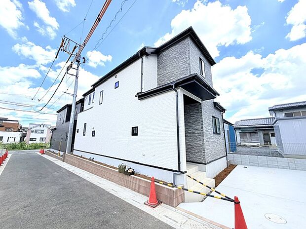 【外観】■外観、間取り、陽当たり、風通り、リビング、キッチン、駐車、スペース、眺望、街並み、周辺環境など、こちらの物件で毎日の暮らしに役立つポイント「知って納得」生活イメージを詳しく説明させて頂きます。