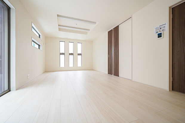 【LDK】■LDK/南向きに面し、暖かな陽ざしが降り注ぐリビングダイニング