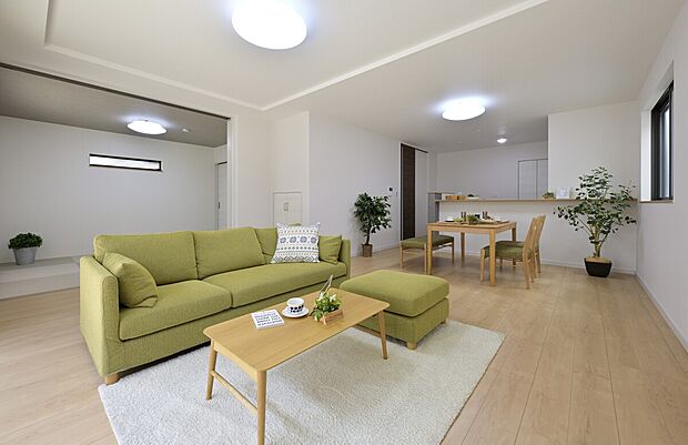 【【LDK同仕様】】広々とした20.0帖のLDKはご家族が自然と集まります。ご家族と過ごす時間を大切にしたい方にぴったりの明るくゆとりある住空間です。/B棟