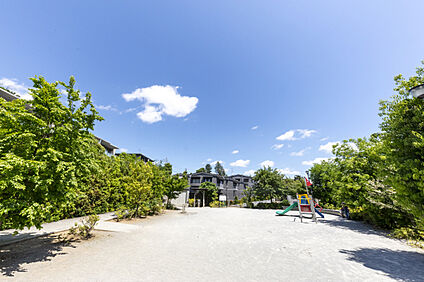 南町ひだまり公園 現地から290m。(徒歩4分。)