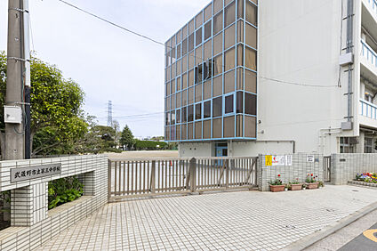 武蔵野市立第三中学校 現地から790m～800m。(徒歩10分。(最長))