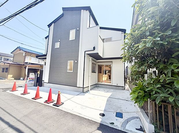 【現地外観】角地に付き陽当たり通風良好です。