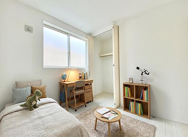 【子供部屋】お子様にとって初めて持つ自分だけの部屋。友達を招いたり受験勉強をしたり、たくさんの思い出が詰まっていきますね。