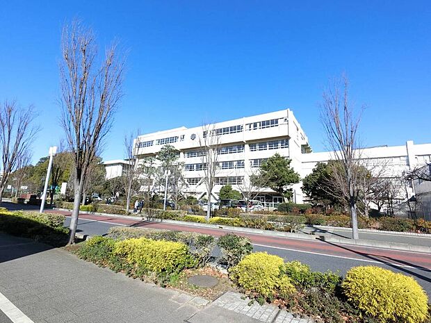 習志野市立第一中学校(約870m)