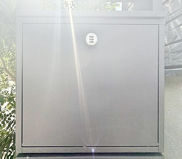 【ダイヤル式メールボックス】■ダイヤル式メールボックス■
ダイヤルを合わせて開閉するため、防犯対策ができます。