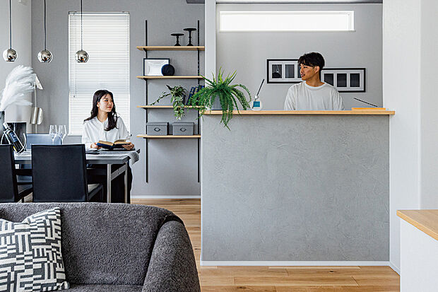 【ハイオープンキッチン】家事をしながら家族の顔が見えるハイオープンキッチンを採用しました。コミュニケーションがしっかり育めます。