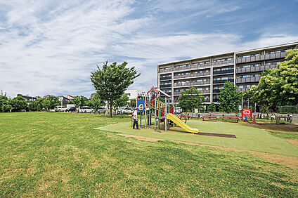 谷津奏の杜公園（現地より徒歩19分） 約1450m