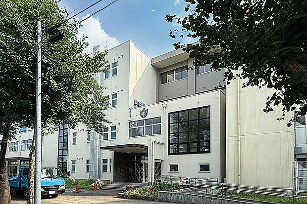 千葉市立都賀中学校(現地より徒歩11分)