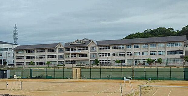 太子西中学校(約190m)