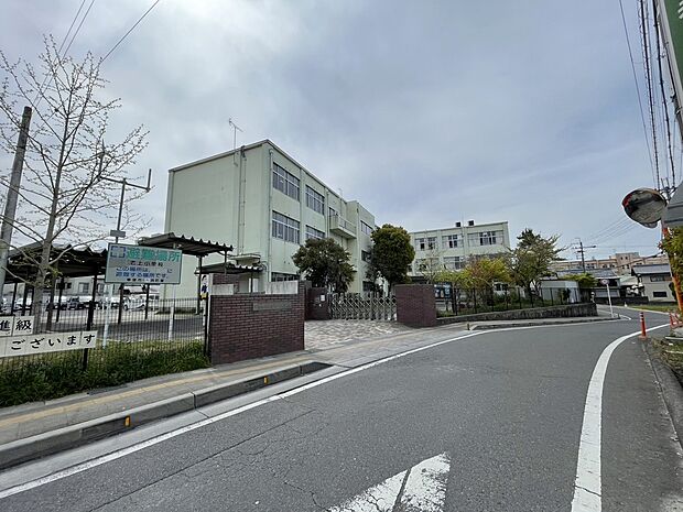 老上小学校(約720m)