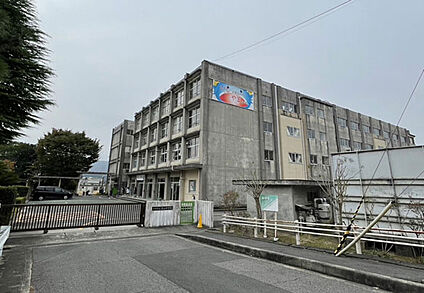 石山中学校 1600ｍ(徒歩20分)