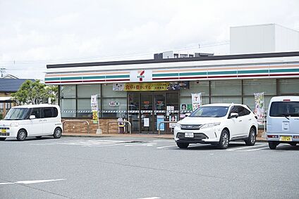 セブンイレブン福津中央５丁目店 280m～350m(徒歩４分～５分)