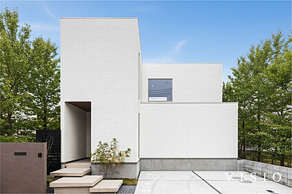 白を基調とした、落ち着きのある外観