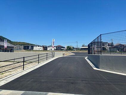 分譲地入口付近から東方向