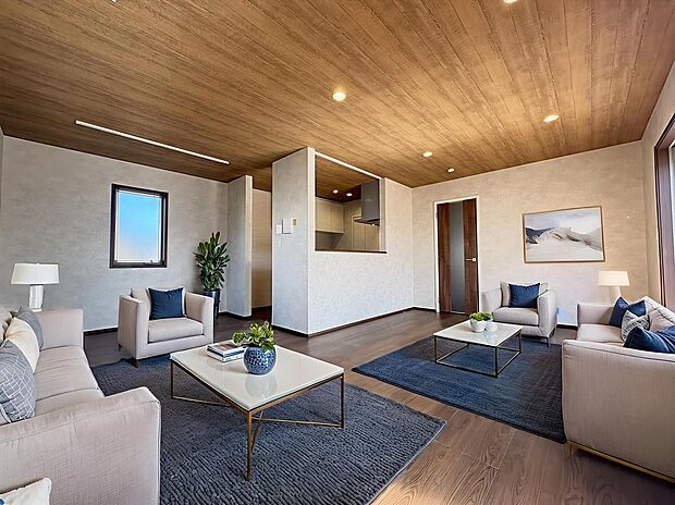 18帖の広々リビングは南向きで陽当たり良好。家族が自然と集まる開放的な空間です。(家具はCGです。)