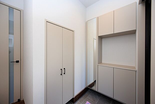 【玄関】SICとシューズボックス付き♪