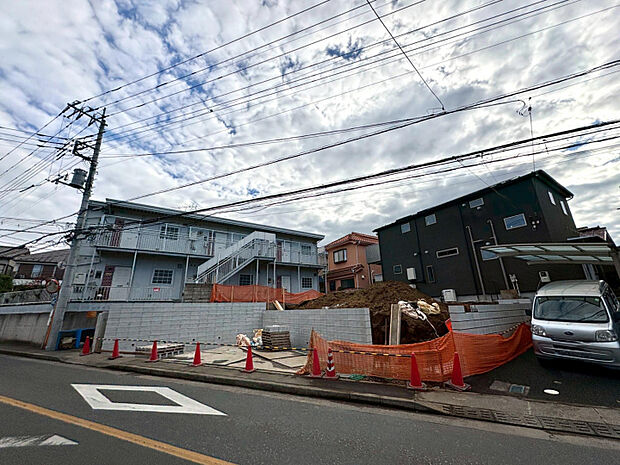 現地外観写真（2025年11月撮影）　