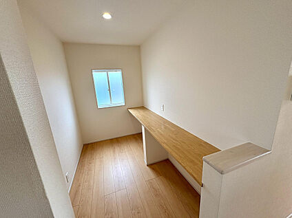 (2号棟)納戸カウンター付