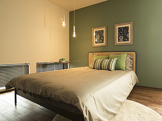 【【プラン例】】インテリアコーディネーターによる上質感を醸し出す美しいインテリア、適材適所に効果的な光が届く照明計画など、空間の構成以外にも見どころが多い。