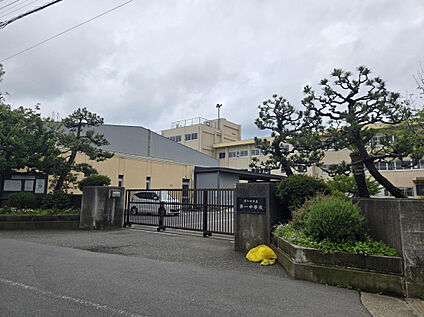 茅ヶ崎市立第一中学校 240m