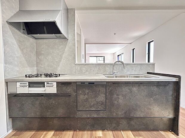 『同仕様完成施工例』
生活を豊かにする充実の設備・仕様。心落ち着くカラーの内装。
ショールームにて、実際の仕様をご確認頂けます。お気軽にお問い合わせください。