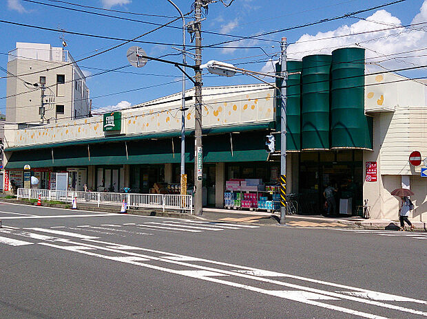 FUJI伊勢店(約280m)