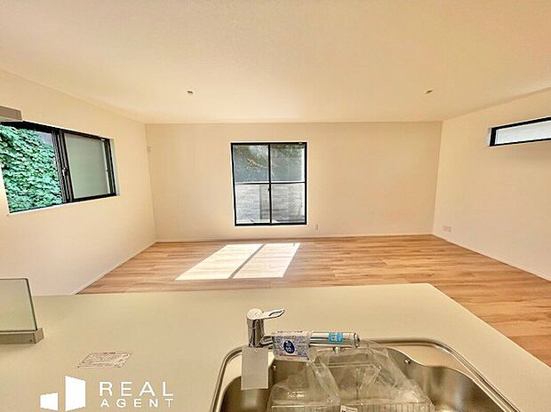 【リビングルーム】自分だけのお部屋作りをお楽しみいただけます。