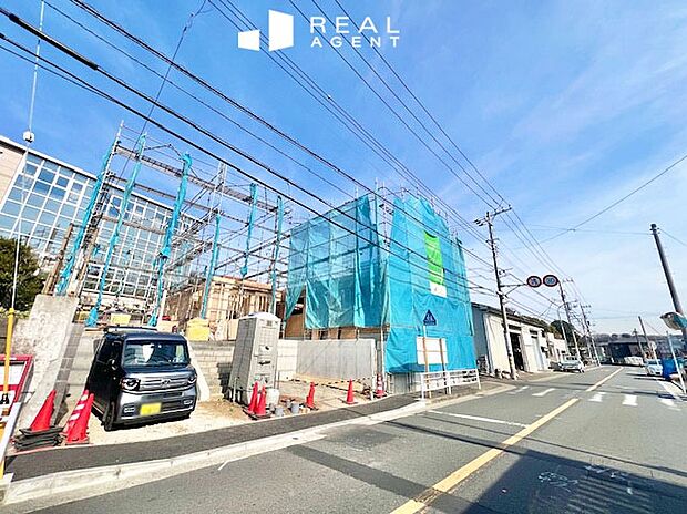 【現地前面道路】現地までのアプローチをしっかりとご説明させて頂きます。お車と徒歩のアプローチをご一緒しますので、なんなりとご質問下さい♪