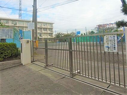 横浜市立名瀬小学校 700ｍ