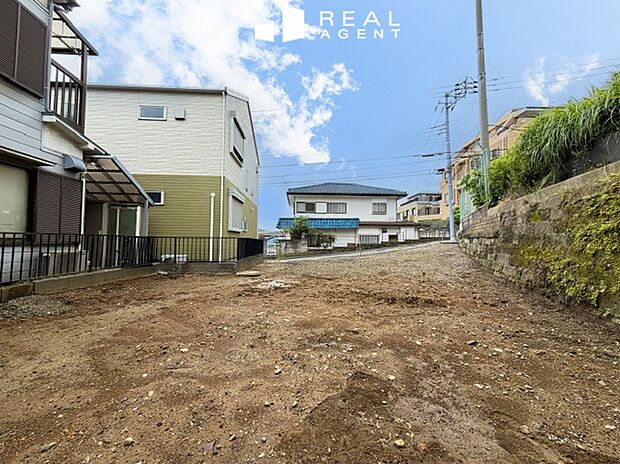 【現地外観写真】南東側道路のため陽当りも良好◎
参考プランはゆとりある4LDK!カースペースも全棟ございます。