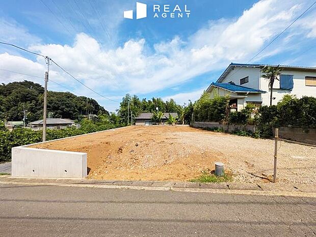 【現地撮影】3LDK~4LDKの2階建て。南東側バルコニーに加えてWICもあり、陽当たり&収納力◎