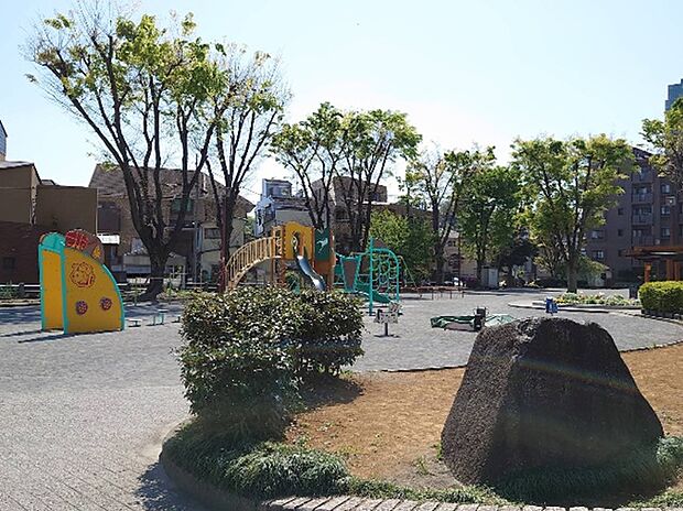 神戸町公園（約400m）