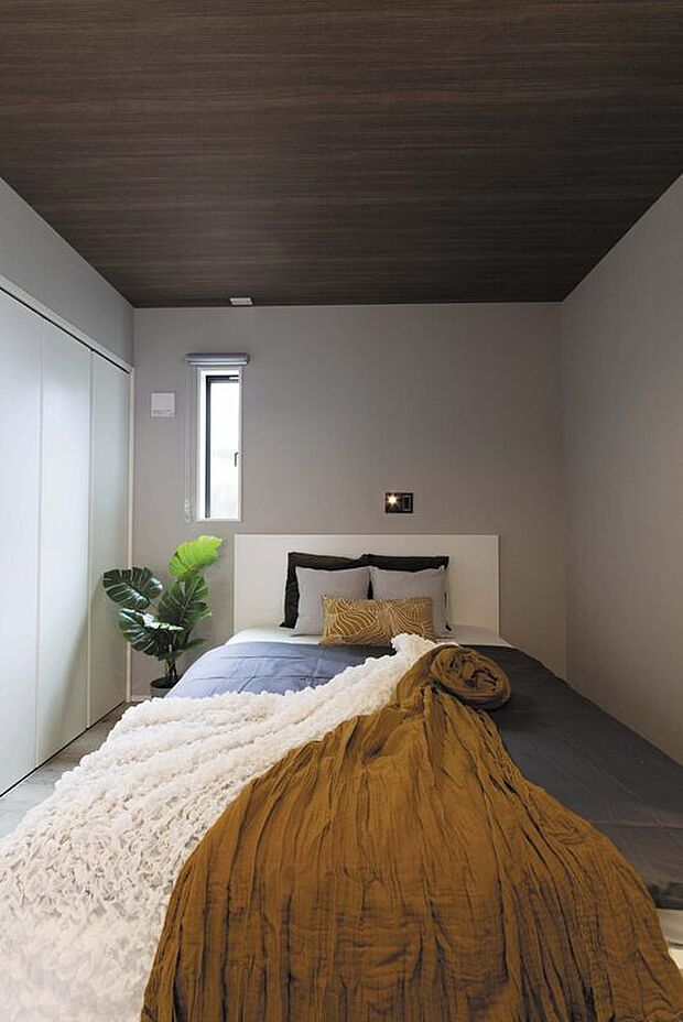 【【加茂モデル】】老後の暮らしを考え、主寝室を1階に計画。まるでホテルのスイートルームのように寝・食・浴が1階で完結します。