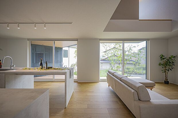 7号地モデルハウスご見学受付中!
設計メソッド「デザインコード」を使い、デザイン性の高い心地よい暮らしを実現