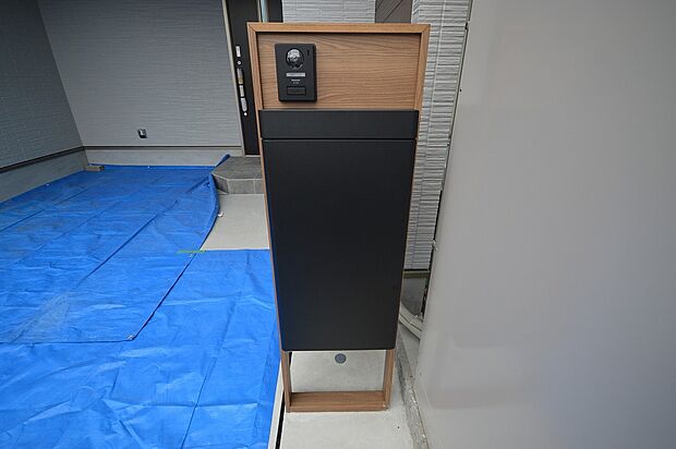 【宅配ボックス】外出していても在宅でも、気軽に荷物を受け取ることができる宅配ボックス。あると便利!な暮らしを実現します。