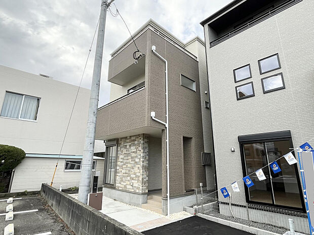 外観　3号棟　配色や凹凸を細部までこだわった住宅です。ぜひお気に入りの外観を見つけてみてください。