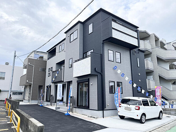 外観　手前1号棟・中2号棟・左奥3号棟　～安心・安全の住宅～ブルーミングガーデンは全棟住宅性能評価取得！