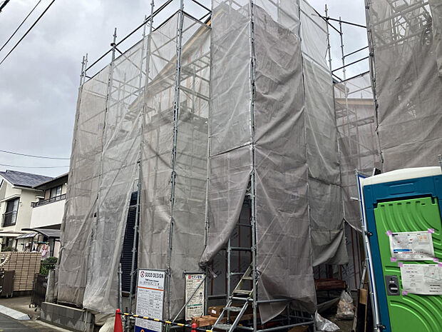 外観　1号棟　現地写真　2025年11月上旬完成予定　2026年1月中旬