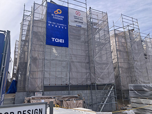 外観写真　左2号棟・右1号棟　撮影時　2025年3月上旬完成予定　2026年5月上旬