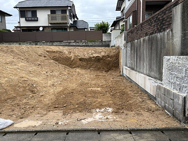 現地写真　撮影時期:2026年6月中旬建物完成予定:2026年11月中旬接道状況:南5.0m公道
