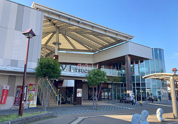 【買い物施設が徒歩圏内に点在】毎日の買い物がラクラク!JR土山駅南口すぐの「BiVi土山」や「イオン土山店」などの大型施設をはじめ、スーパーやコンビニ、ドラッグストアなど暮らしを支えるお店が身近に。