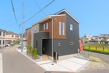 【ファイブイズホーム】今泉町１期小学校まで徒歩10分、宇都宮駅まで徒歩15分と通勤、通学に便利な立地 外観